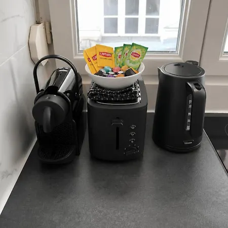 Apartment Quartier Nation 2 Bedroom With Netflix