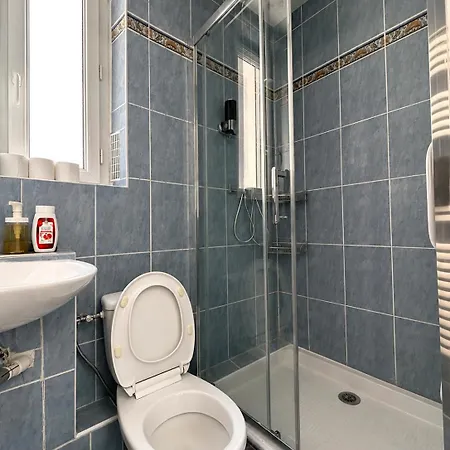 Quartier Nation 2 Bedroom With Netflix *